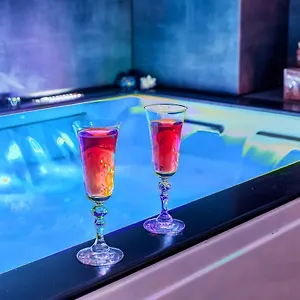 https://les-suites-du-domaine-de-la-tour.aixenprovencehotels.org